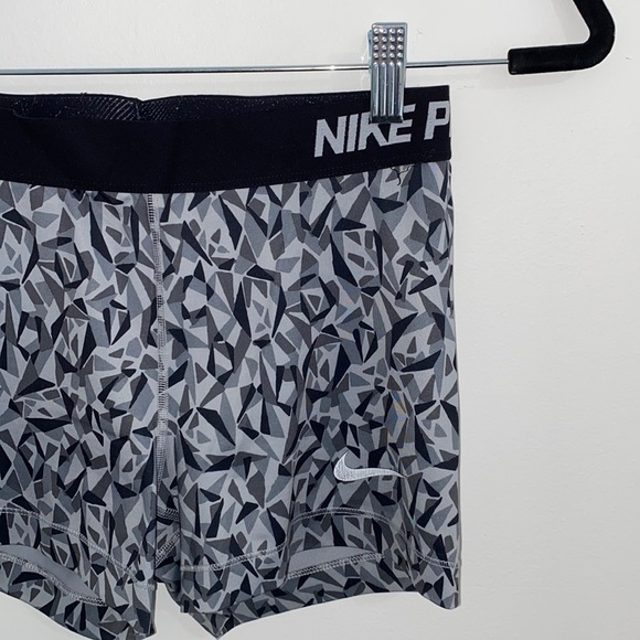 Nike Pro Compression Shorts - Picture 1 of 9